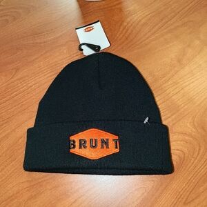 BRUNT Men's Cuffed Embroidered Logo Acrylic Beanie New